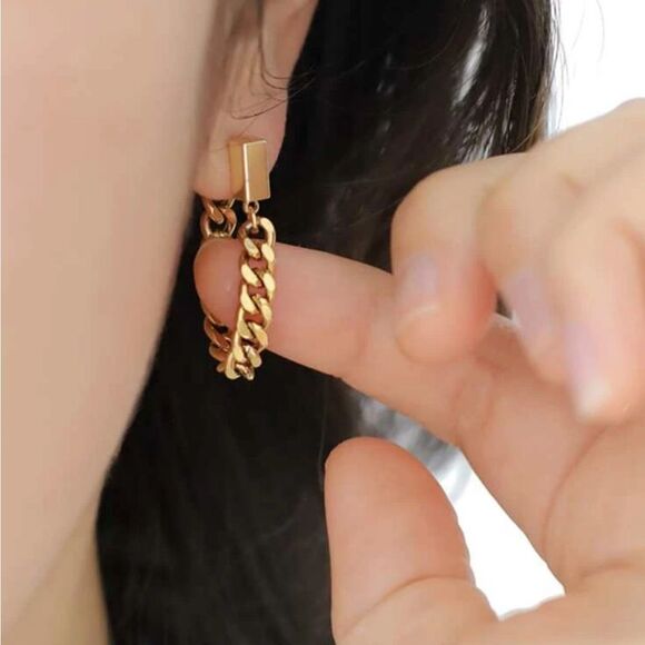 Gold Chain Hoop Earrings - Picture 1 of 2